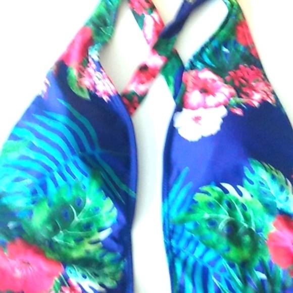 BLUE TROPICAL PLUNGE V-NECK CRISSCROSS HALTER ONE PIECE SWIMSUIT SIZE MEDIUM NWT - Picture 10 of 13